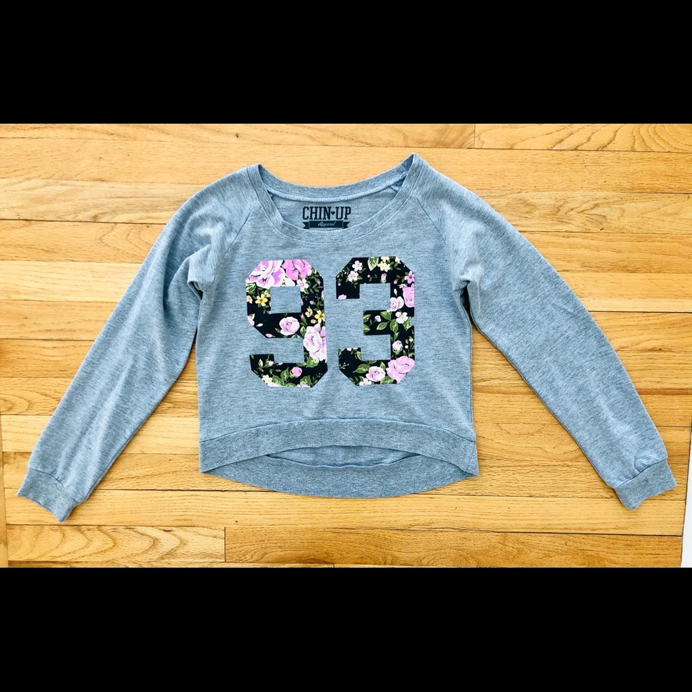 Chin-Up Apparel cropped gray sweatshirt size S